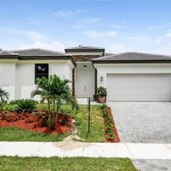 Casa a la venta en 15301 NE 5 AVENUE, Miami FL 33162