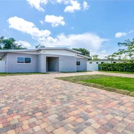 Casa a la venta en 1540 SW 74th Ct, Miami FL 33144