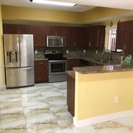 Casa a la venta en 11115 W Okeechobee Rd # 170, Hialeah Gardens FL 33018