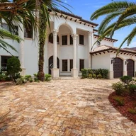 Casa a la venta en 16665 NW 86th Ct, Miami Lakes FL 33016