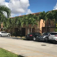 Apartamento a la venta en 1132 NW 124th Pl # 202, Miami FL 33182