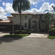 Casa a la venta en 8120 NW 156 ter, Miami Lakes FL 33016
