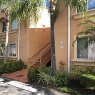 Apartamento a la venta en 1143 NW 124 Pl # 105, Miami FL 33182