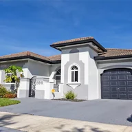Casa a la venta en 15619 SW 14th St, Miami FL 33194