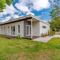 Casa a la venta en 1605 NE 178th St, North Miami Beach FL 33162