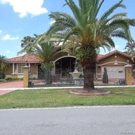 Casa a la venta en 12535 NW 6th St, Miami FL 33182
