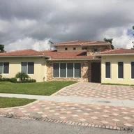 Casa a la venta en 1131 NE 178th Ter, North Miami Beach FL 33162