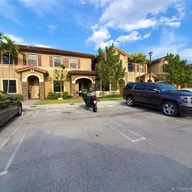 Casa a la venta en 8921 W 35th Way, Hialeah Gardens FL 33018