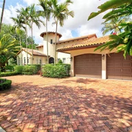 Casa a la venta en 16208 NW 83rd Pl, Miami Lakes FL 33016