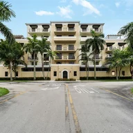 Apartamento a la venta en 8440 SW 8th St # 209A, Miami FL 33144