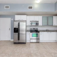 Apartamento a la venta en 1350 NW 8th Ct # 6, Miami FL 33136
