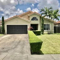 Casa a la venta en 910 NW 136th Pl, Miami FL 33182