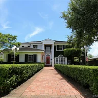 Casa a la venta en 1070 Hunting Lodge Dr, Miami Springs FL 33166