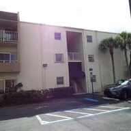 Apartamento a la venta en 7775 SW 86th St # 202, Miami FL 33143