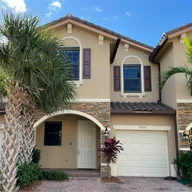 Casa a la venta en 5436 NW 27th St # 5436, Margate FL 33063