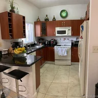 Apartamento a la venta en 18119 NW 74th Ct, Hialeah FL 33015