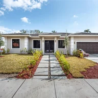 Casa a la venta en 15377 NE 5 AVE, Miami FL 33162