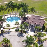 Casa a la venta en 17821 NW 74th Ct # 17821, Hialeah FL 33015