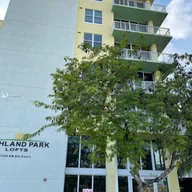 Apartamento a la venta en 1350 NW 8th Ct # 5, Miami FL 33136