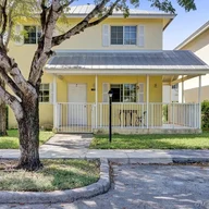 Casa a la venta en 360 NW 19th Ter # 58, Miami FL 33136