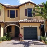 Casa a la venta en 5486 NW 27th St, Margate FL 33063