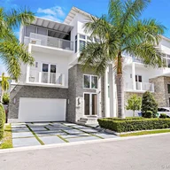 Casa a la venta en 8271 NW 34th Dr, Doral FL 33122