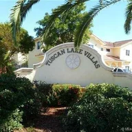 Casa a la venta en 17908 NW 74th Ct, Hialeah FL 33015