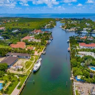 Casa a la venta en 390 Casuarina Concourse, Coral Gables FL 33143