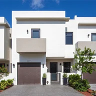 Apartamento a la venta en 447 SW 91st Ave # 0, Miami FL 33174