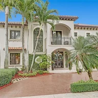 Casa a la venta en 16120 NW 83rd Pl, Miami Lakes FL 33016