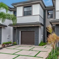 Casa a la venta en 15824 NW 91st Ct, Miami Lakes FL 33018