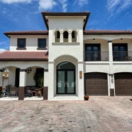 Casa a la venta en 676 NW 127th Ct, Miami FL 33182