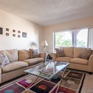 Apartamento a la venta en 8101 Camino Real # 416, Miami FL 33143