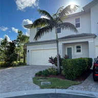 Casa a la venta en 6985 Pines Cir, Coconut Creek FL 33073