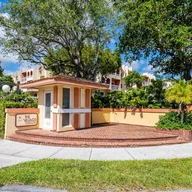 Apartamento a la venta en 7815 Camino Real # 418, Miami FL 33143