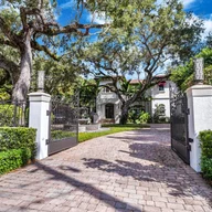 Casa a la venta en 8725 SW 52nd Ave, Miami FL 33143