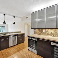 Apartamento a la venta en 461 Ives Dairy Rd # 2, Miami FL 33179