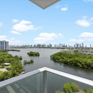 Apartamento a la venta en 16385 Biscayne Blvd # 1207, North Miami Beach FL 33160