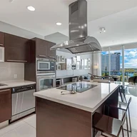 Apartamento a la venta en 7930 East Dr # 707, North Bay Village FL 33141