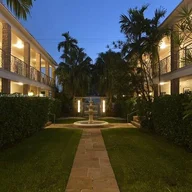 Apartamento a la venta en 2131 Calais Dr # 10, Miami Beach FL 33141
