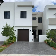 Casa a la venta en 411 SW 91 PL # 0, Miami FL 33174