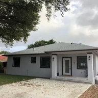 Casa a la venta en 780 SE 4th St, Hialeah FL 33010