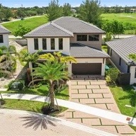 Casa a la venta en 16121 NW 87th Ct, Miami Lakes FL 33018