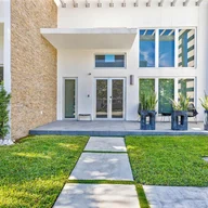 Casa a la venta en 3440 NW 83rd Ct, Doral FL 33122