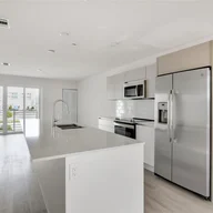 Apartamento a la venta en 2555 NE 193rd St # 2108, Miami FL 33180