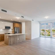 Apartamento a la venta en 545 SW 11th St # 308, Miami FL 33129