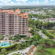 Apartamento a la venta en 13621 Deering Bay Dr # 301, Coral Gables FL 33158