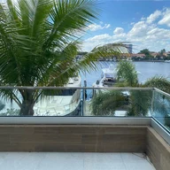 Casa a la venta en 3750 Yacht Club Dr., Aventura FL 33180