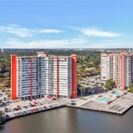 Apartamento a la venta en 1351 NE Miami Gardens Dr # 326E, Miami FL 33179