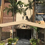 Apartamento a la venta en 6055 W 19th Ave # 311, Hialeah FL 33012